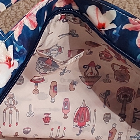 BNWOT Floral Nylon Tote - Picture 5 of 5